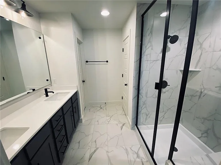 5160 N A W Grimes Blvd #28 — Photo 12