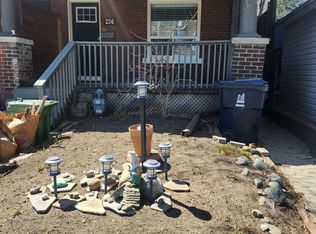 256 Woodbine Ave, Toronto, ON M4L 3P2