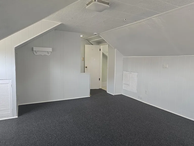 Upstairs Bonus Room