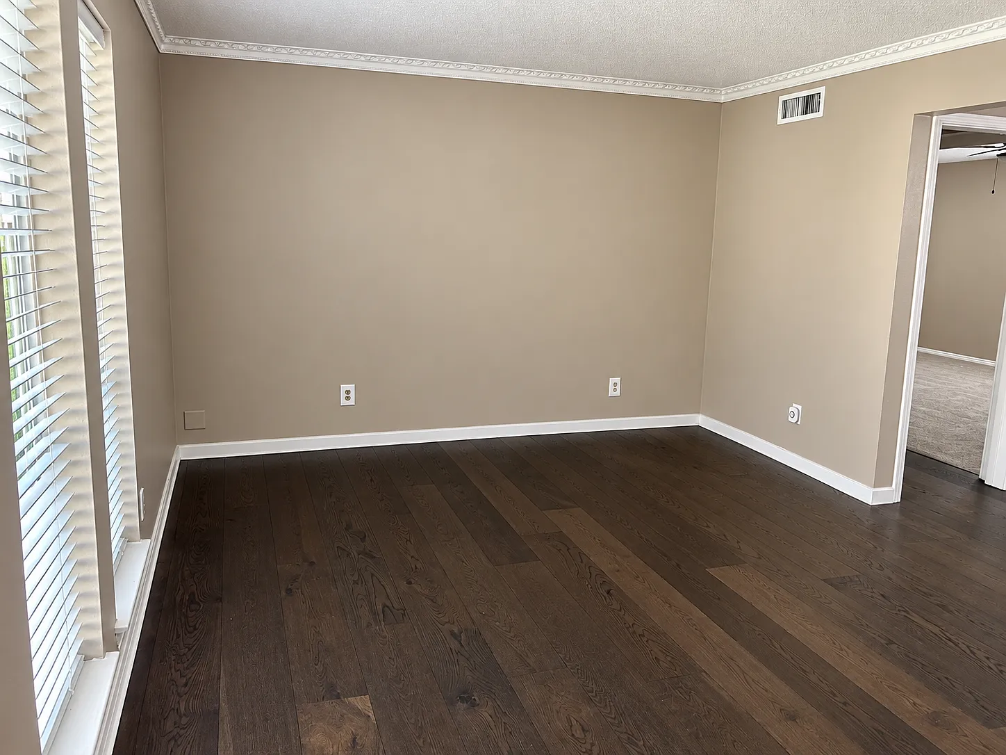 5084 Matilda St — Photo 2