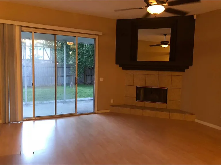 8174 Hawks Landing Dr — Photo 3