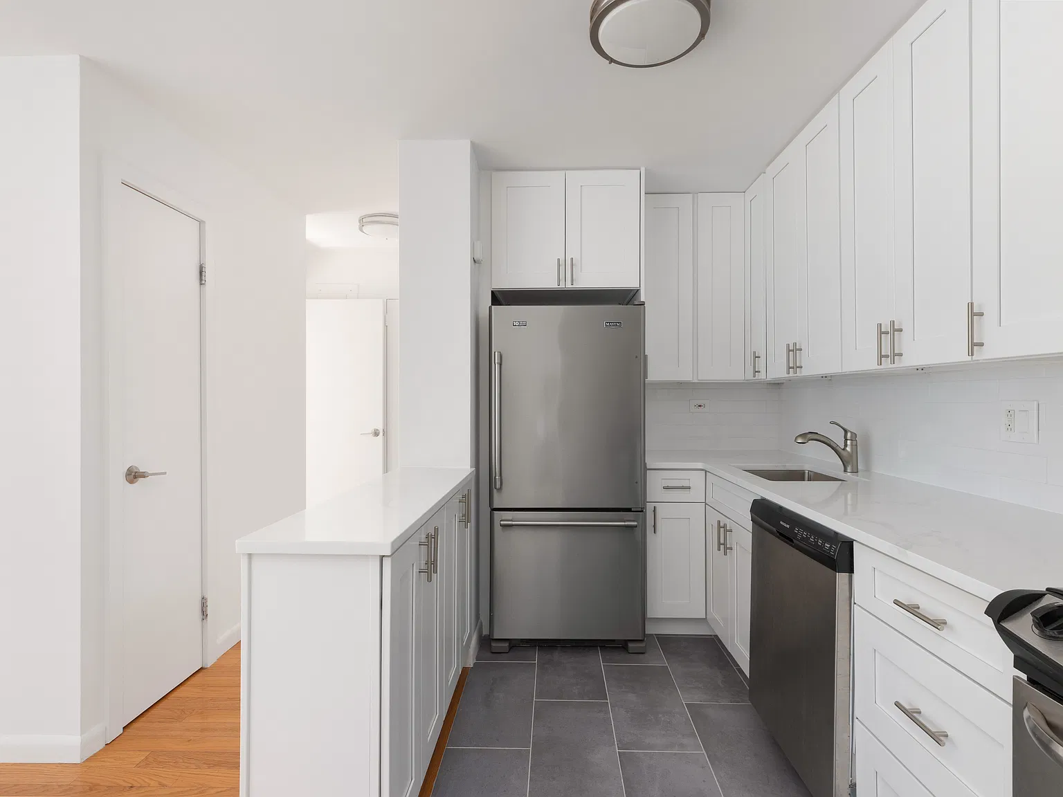 333 East 45th Street — Photo 4