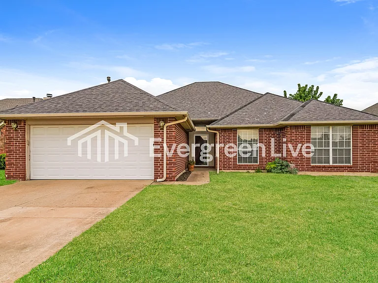 4904 Byron Cir — Photo 1