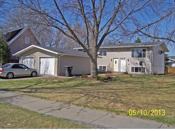 4835 5th Ave N, Grand Forks, ND 58203