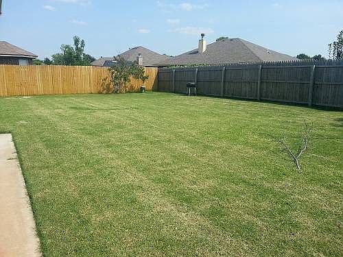 Very large backyard fully fenced