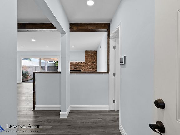 2nd image of 7643 Encino Ave