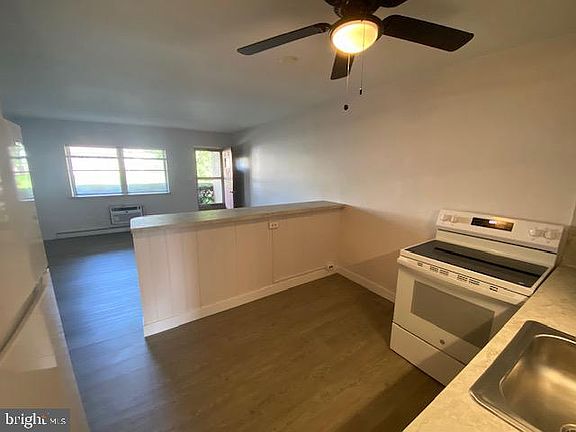 4th image of 50 Fulton Ave APT C