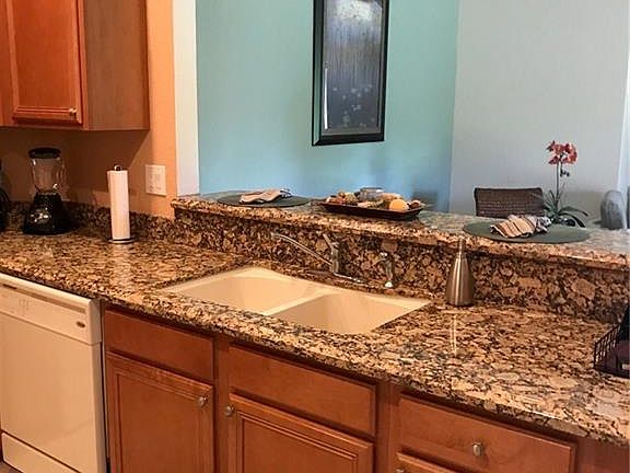 2nd image of 1571 SE Hampshire Way #104