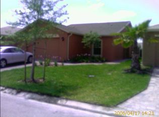 521 Grand Canal Dr, Poinciana, FL 34759
