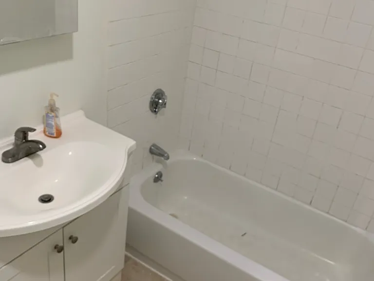 32 Edgerly Rd E — Photo 5