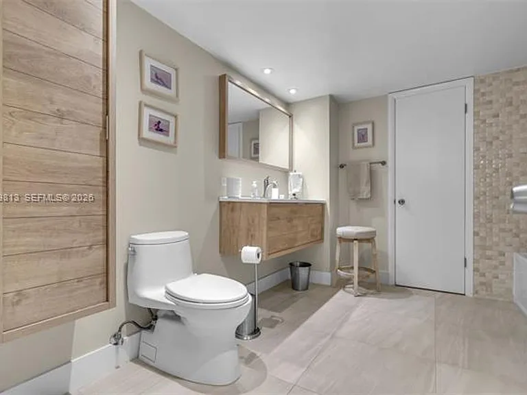 600 Grapetree Dr #4DS — Photo 11