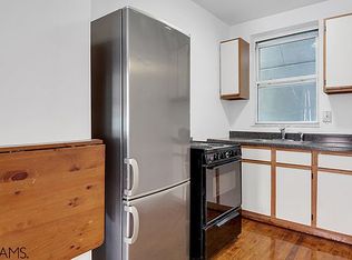 198 Meserole St #1R, Brooklyn, NY 11206