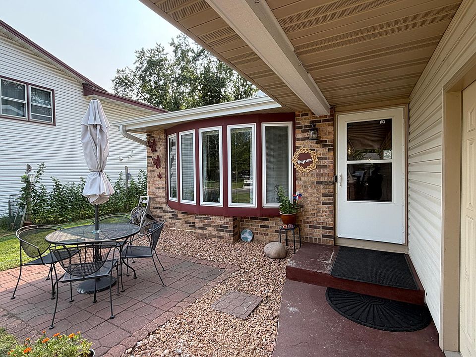 1st image of 812 123rd Ln NW