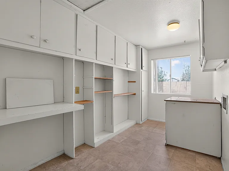 3936 W Dailey St — Photo 8