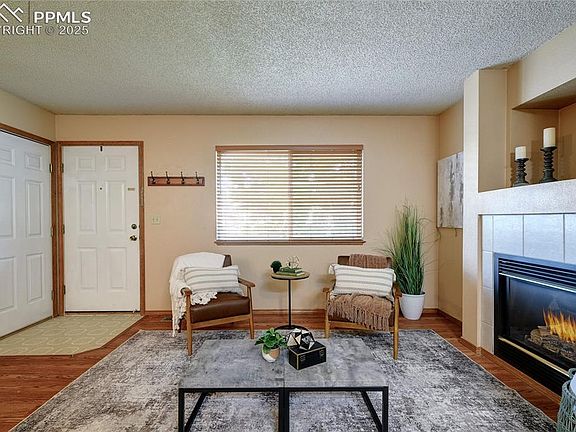 4th image of 1107 Grinde Dr
