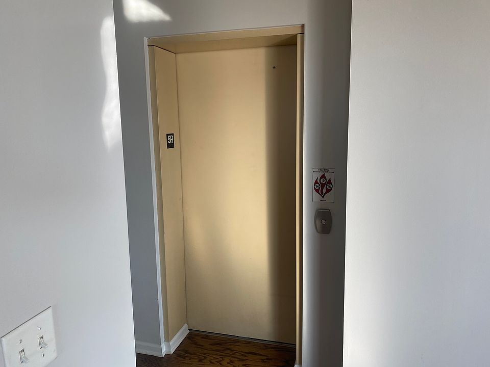 1st image of 900 S Western Ave Unit 4S