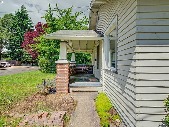 3rd image of 668 S Settlemier Ave