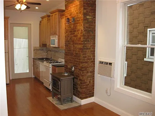 Rented by Berkshire Hathaway HomeServices Laffey International Realty | media 13