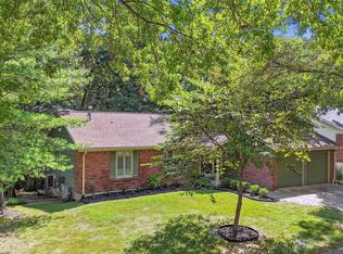 878 Totem Woods Ct, Ballwin, MO 63021