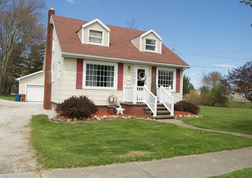 1st image of 324 W Main St