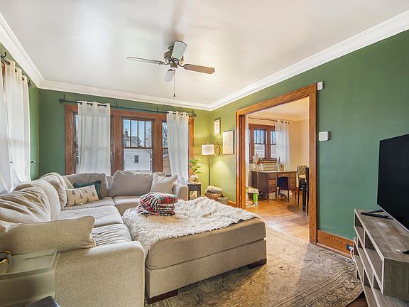 4th image of 2120 Duiker Ave NE
