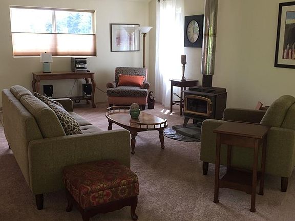2nd image of 6853 NE Silver Springs Ln