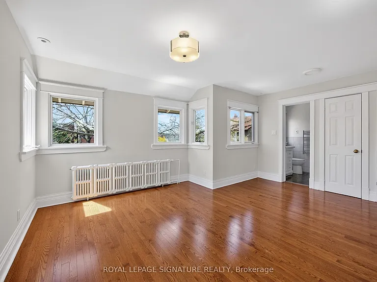 426 Armadale Ave — Photo 25