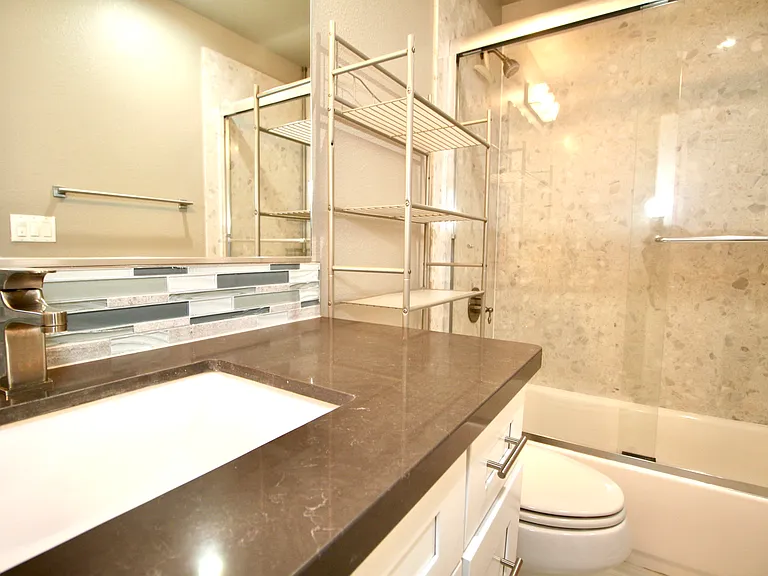 819 Estancia Ct — Photo 33