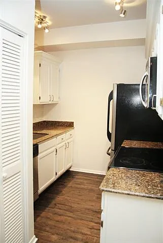 333 Julia St #324 — Photo 4