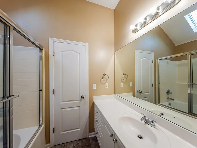 1061 Village Trl — Photo 13