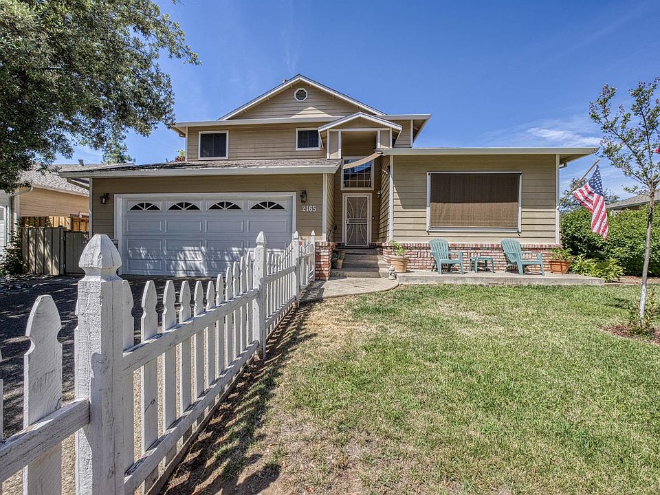 1st image of 2165 Oakcrest Drive