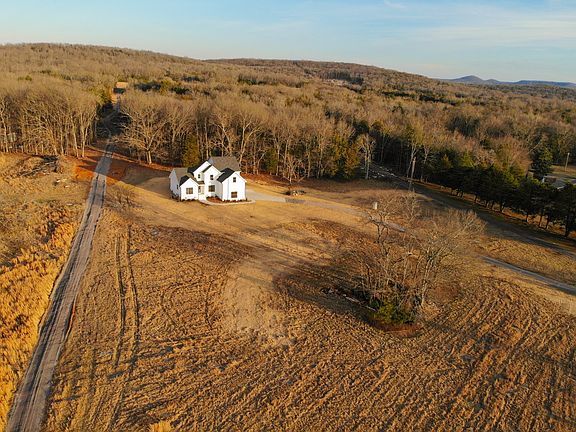 4th image of 5669 Bradyville Pike