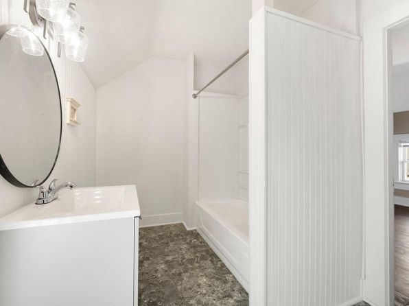 fort-wayne-indiana-73187529 picture