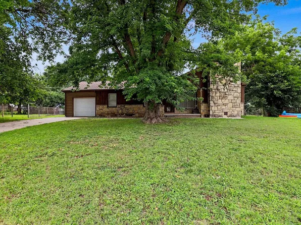 1819 W Leonard Ct, El Dorado, KS 67042