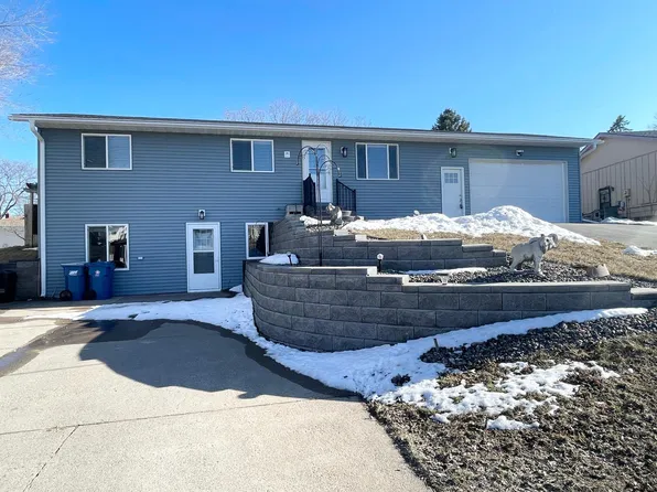 321 Cypress Dr, Saint Joseph, MN 56374