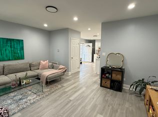 2333 W Ohio St #1F, Chicago, IL 60612