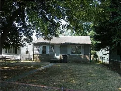 1252 N Rochester Ave photo 1