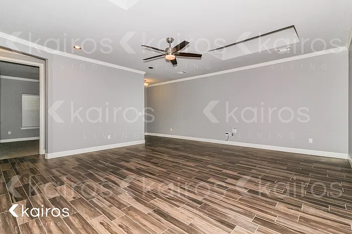 3 bed, 2.0 bath, 1877 sqft, $2,095 — Photo 3