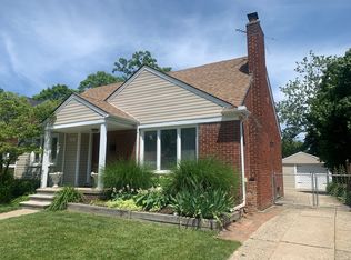 2645 Buckingham Ave, Birmingham, MI 48009