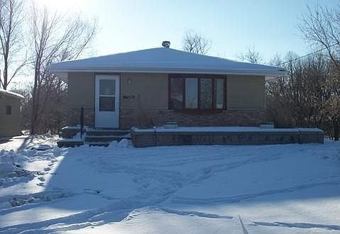 5th image of 46486 Cambridge Dr