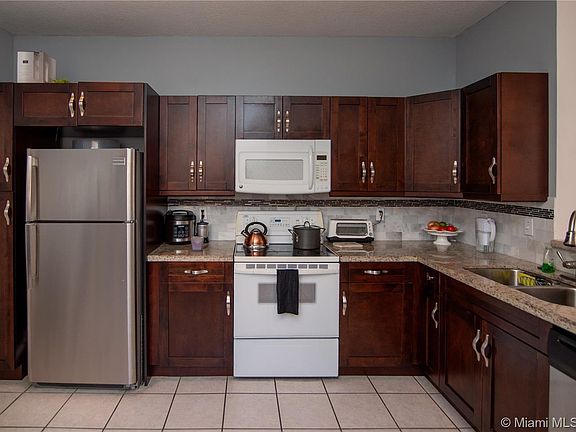 2nd image of 1805 Salerno Cir #1805
