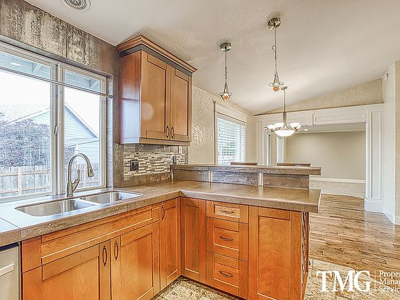 3rd image of 9606 NE 104th Ave