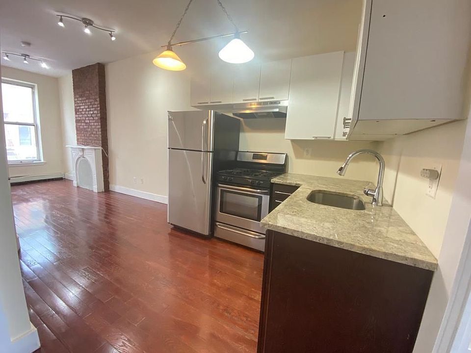 1st image of 698A Dekalb Ave #2