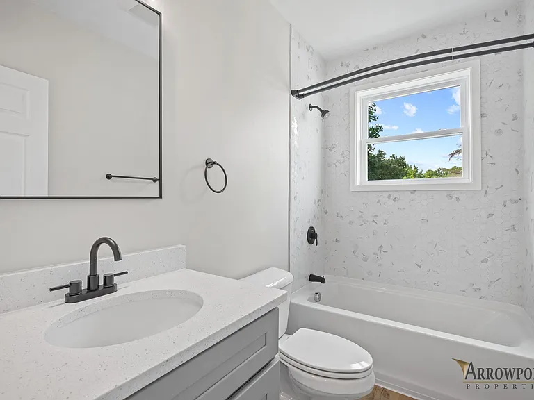 1 Manor Dr — Photo 32