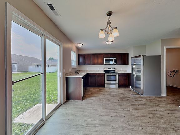 5th image of 10904 Mansfield Way