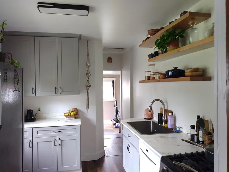 435 Eddy Ave — Photo 1