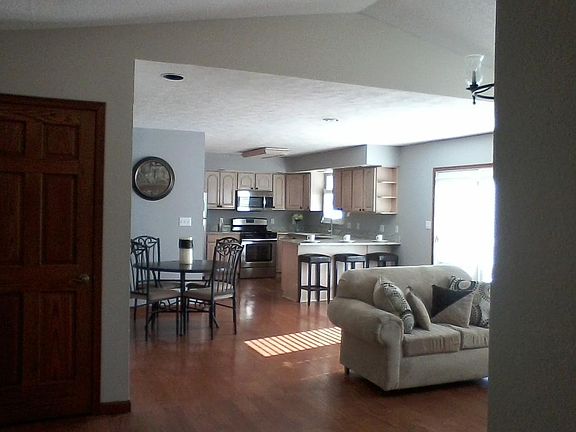 4th image of 100 Linda St