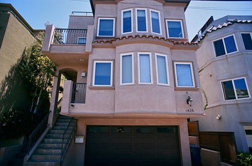 3rd image of 1426 Bayview Dr