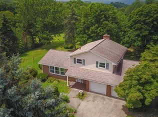 1113 Mercer Rd, Beaver Falls, PA 15010