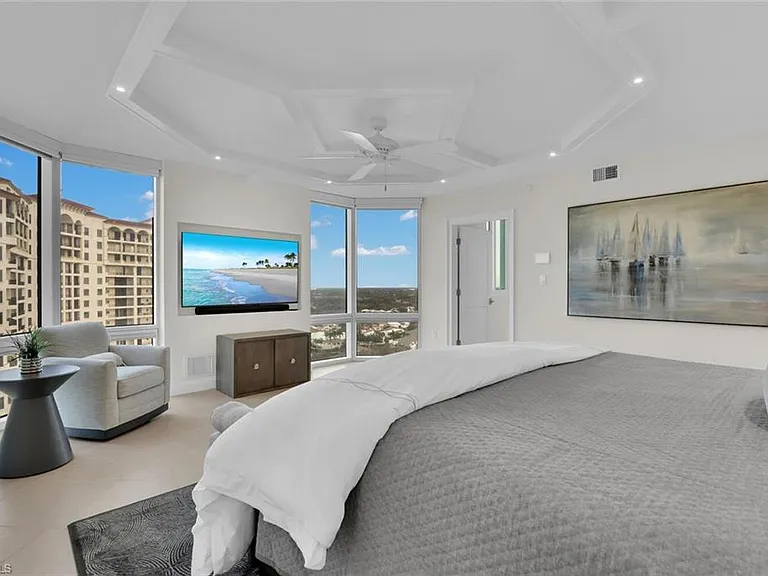 7515 Pelican Bay Blvd #17D — Photo 20